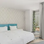 Отель Oxygen Favie 3*