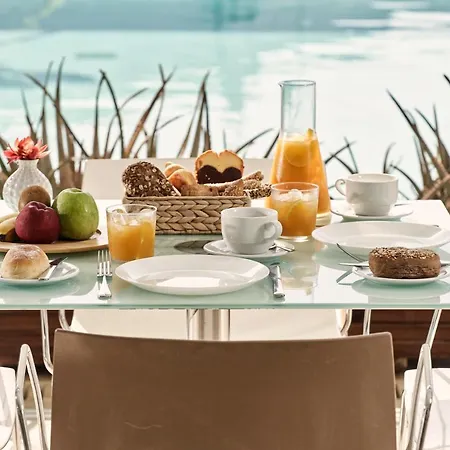 Oxygen Favie מלון 3*