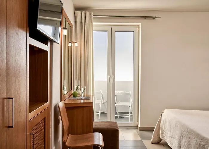 Hotell Oxygen Favie 3*